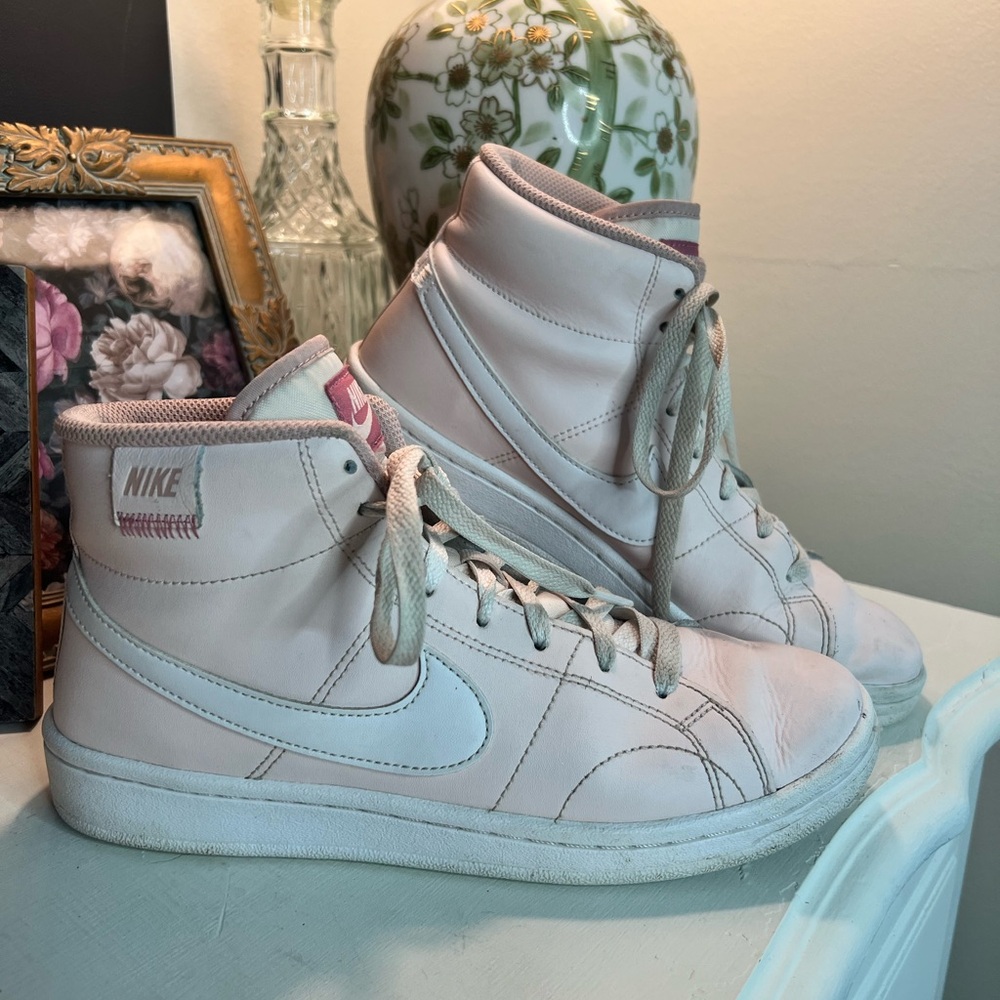 NIKE Court Royale 2 Mid pale pink Sneakers
